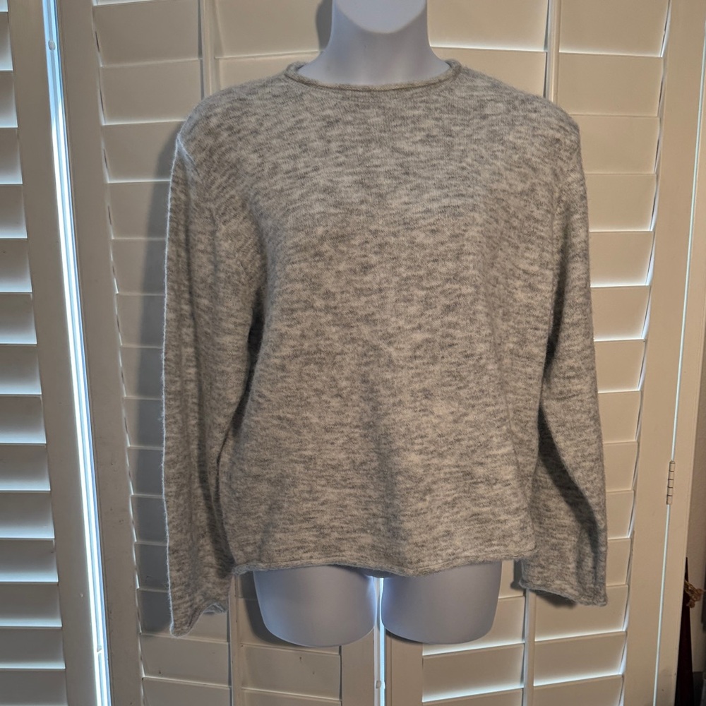 Everyday Lightweight Crewneck Sweater - Light Gray
